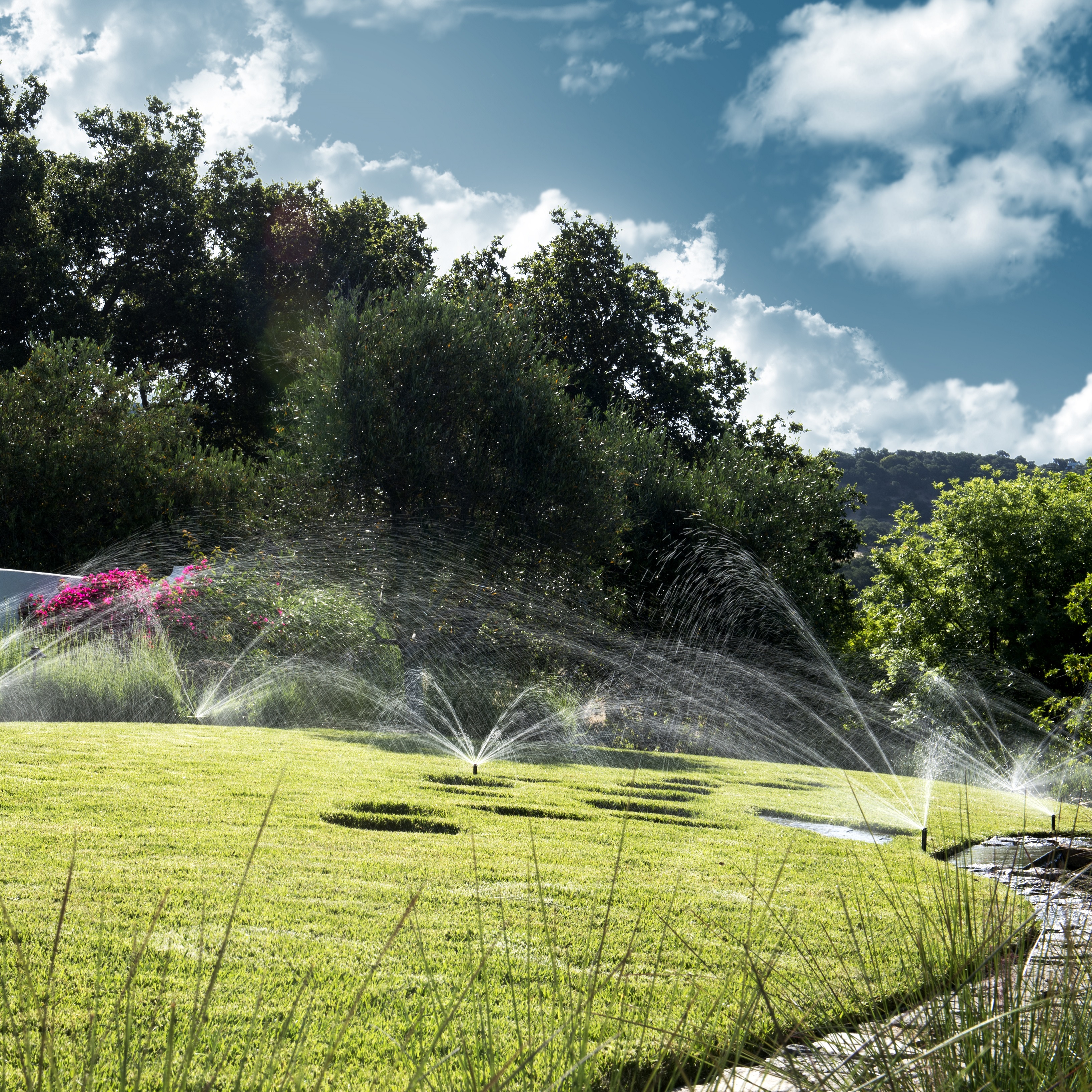 Automata öntözőrendszer a kertben 